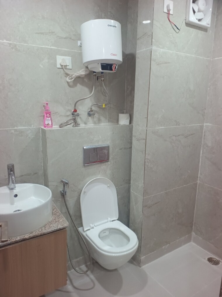 Attached Bathroom, kaveri-city-center Studio 450 Sq.Ft. Apartment In Delta I Greater Noida Greater Noida 9657162