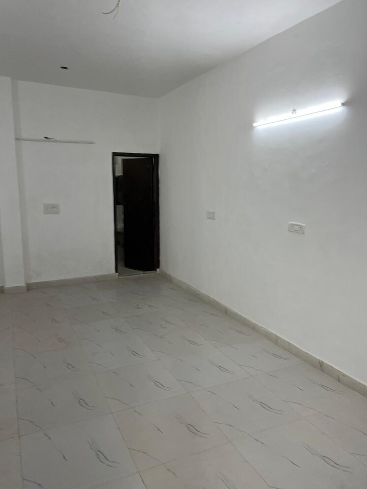 Team Area, yusuf sarai Commercial Office Space 700 Sq.Ft. In Yusuf Sarai Delhi 9656938