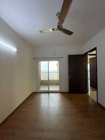 Room in 3 BHK Apartment at Brigade Exotica, Old Madras Road – for Rent