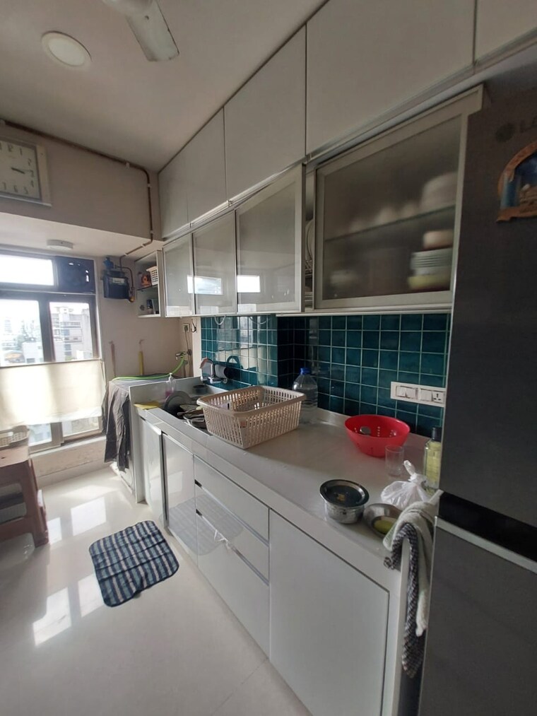 Kitchen, khar west 3 Bedroom 1500 Sq.Ft. Apartment In Khar West Mumbai 9657019