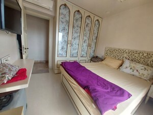 Bedroom in 3 BHK Apartment at Khar West – for Rent