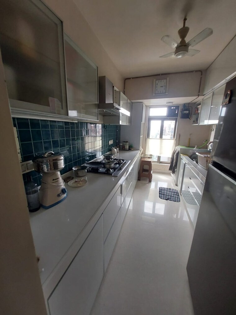 Kitchen, khar west 3 Bedroom 1500 Sq.Ft. Apartment In Khar West Mumbai 9657019