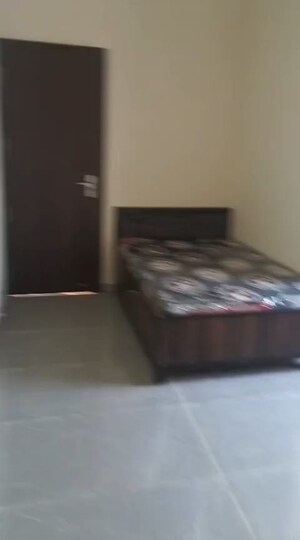 Bedroom in 2 BHK Apartment at Sukliya – for Rent