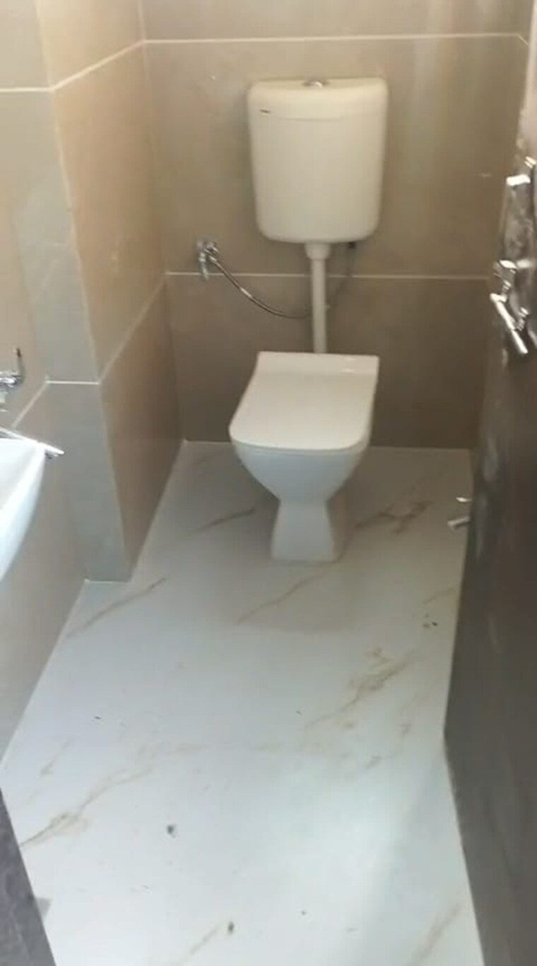 Bathroom, sukliya 2 Bedroom 1100 Sq.Ft. Apartment In Sukliya Indore 9656958