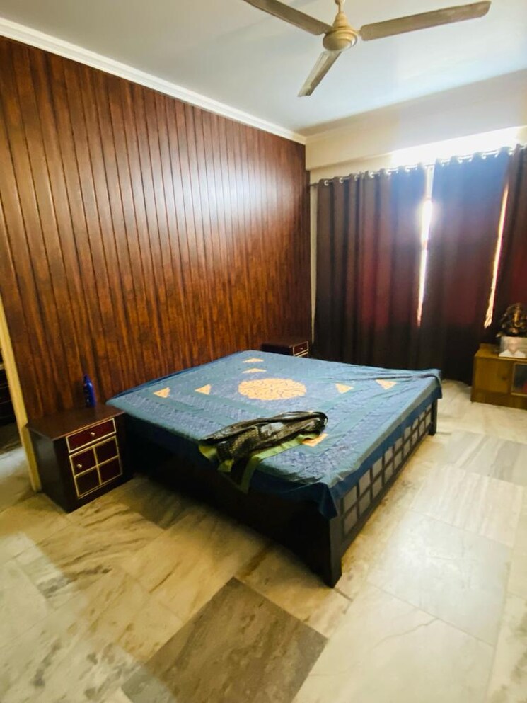 Room, gomti nagar Pg For Boys & Girls In Gomti Nagar 9656995