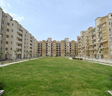 4 BHK Apartment – Garden View at Emaar Emerald Floors Premier, Sector 65 - for Sale