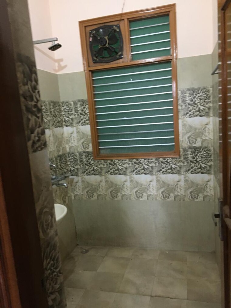 Bathroom, sector 47 3 Bedroom 2400 Sq.Ft. Builder Floor In Sector 47 Gurgaon 9656970