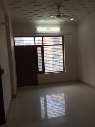 Room in 3 BHK Builder Floor at Sector 47 – for Rent