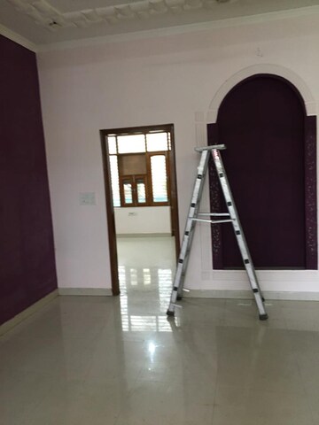 Building Lobby in 3 BHK Builder Floor at Sector 47 – for Rent