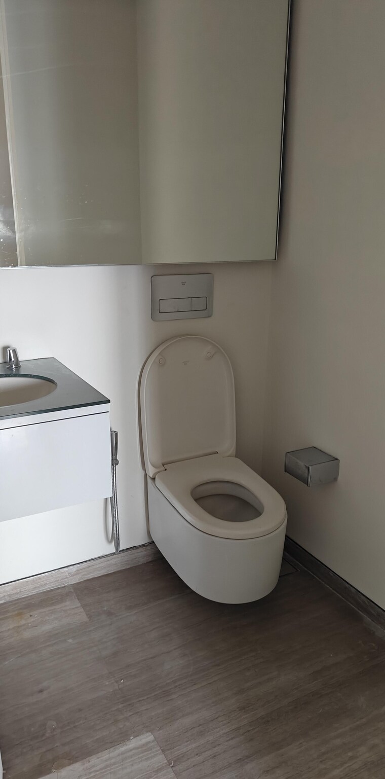 Bathroom, lodha-the-world-towers-world-one-tier-2 3 Bedroom 2230 Sq.Ft. Apartment In Worli Mumbai 9657006