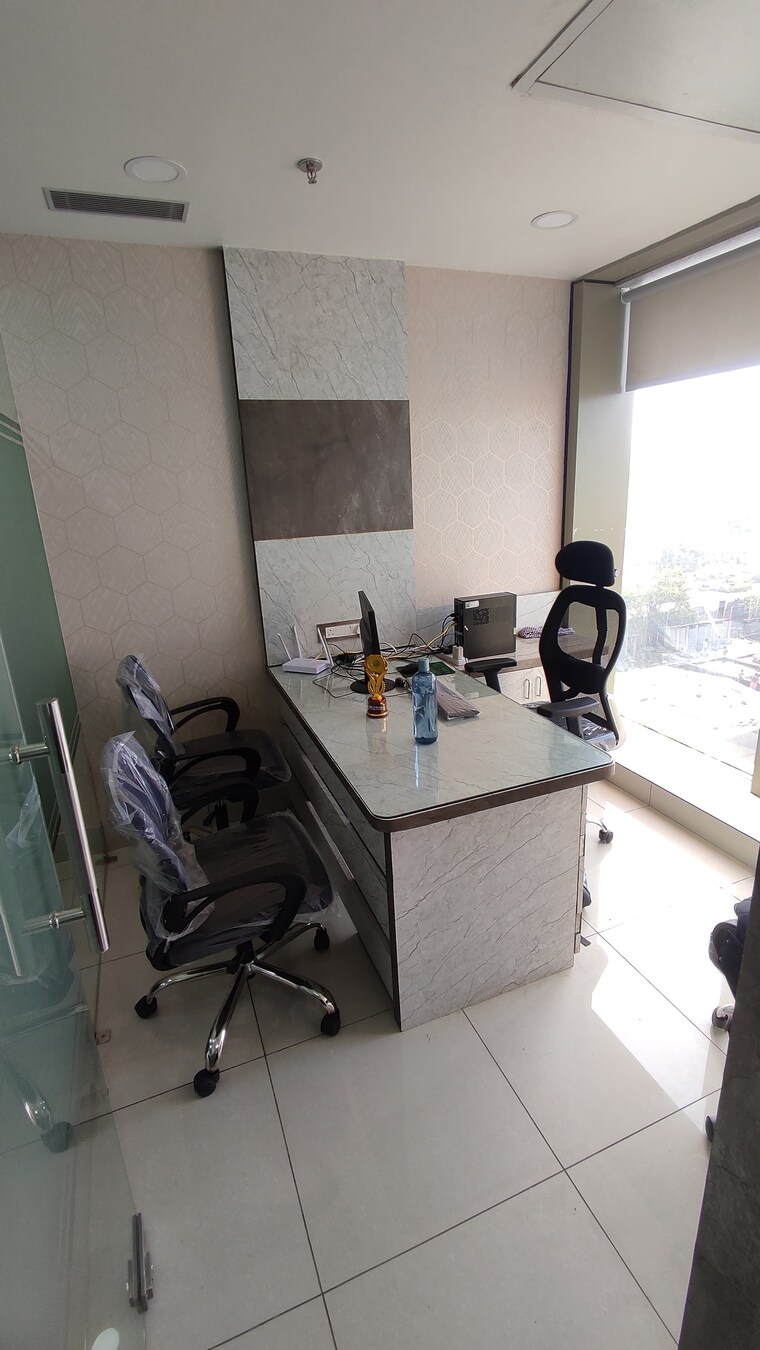 Team Area, new town Commercial Office Space 600 Sq.Ft. In New Town Kolkata 9657140