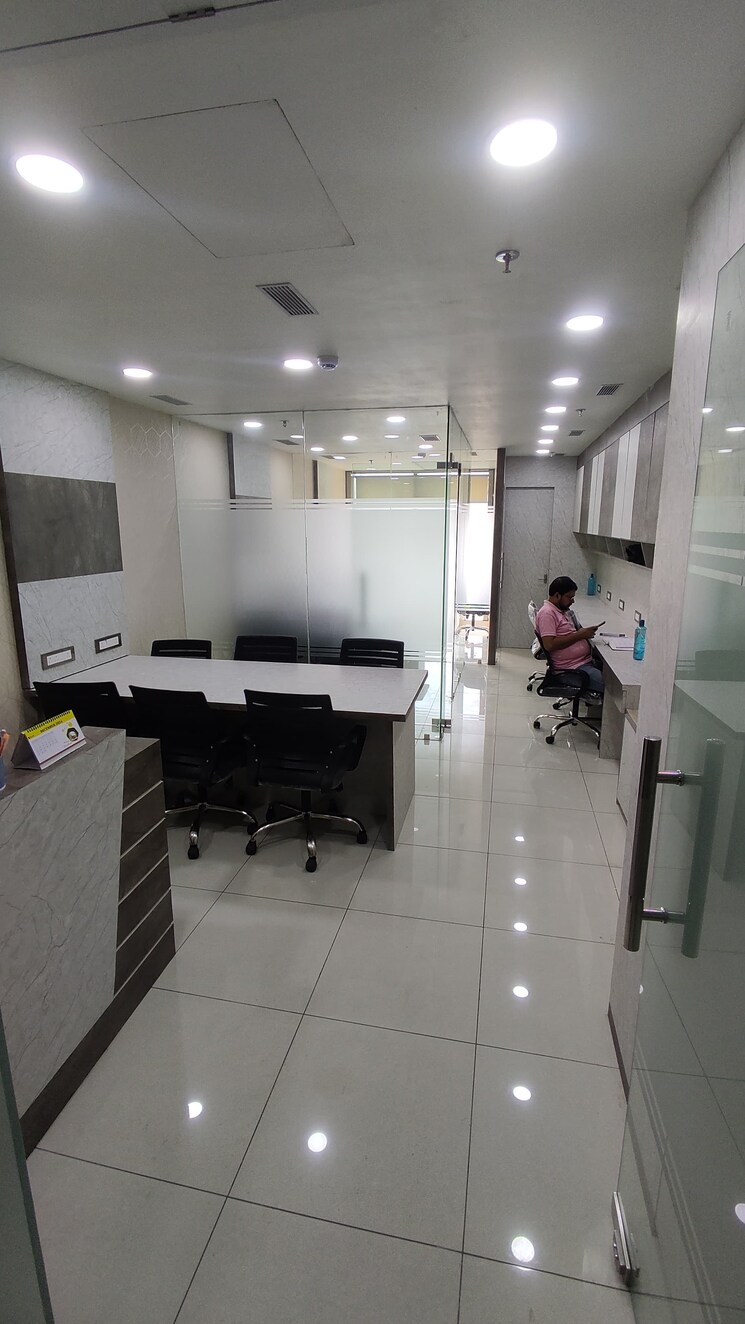 Team Area, new town Commercial Office Space 600 Sq.Ft. In New Town Kolkata 9657140