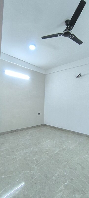 Room in 1 BHK Builder Floor at Huda CGHS, Sector 56 – for Rent