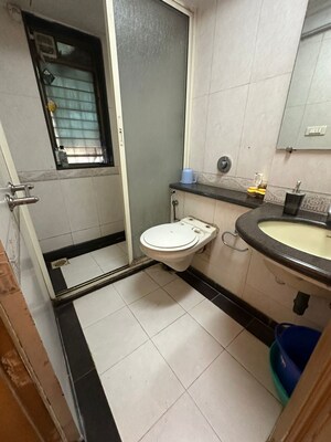 Master Bedroom in 3 BHK Apartment at Khar West – for Rent