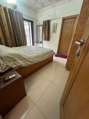 Bedroom in 3 BHK Apartment at Khar West – for Rent