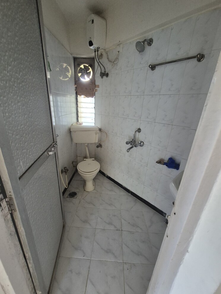 Bathroom, happy-valley 2 Bedroom 750 Sq.Ft. Apartment In Manpada Thane 9657261