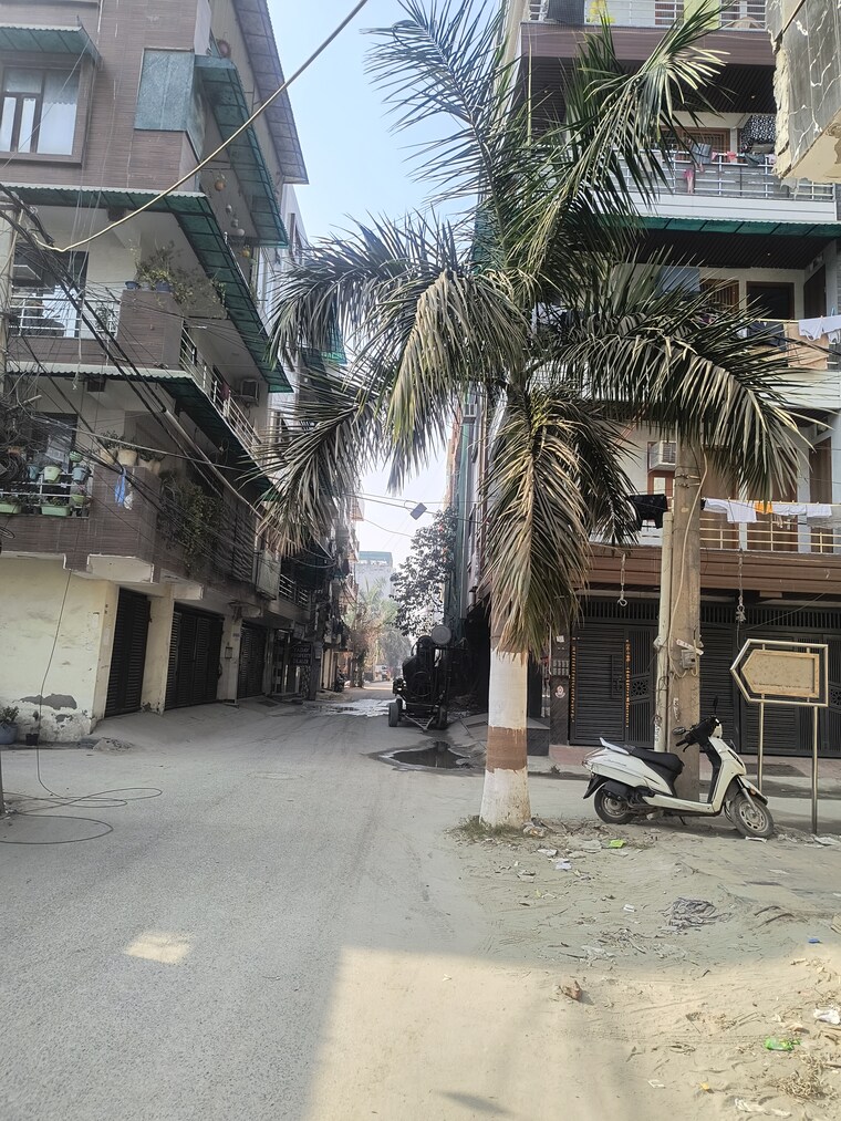 Exterior View, dwarka mor 6 Bedroom 50 Sq.Yd. Independent House In Dwarka Mor Delhi 9657398