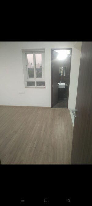 Room in 2 BHK Apartment at Indiabulls One Indiabulls, Pokhran Road No Two – for Rent