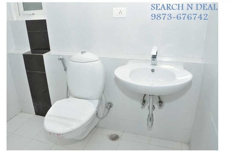 Bathroom, ramprastha-city-the-atrium 2 Bedroom 1055 Sq.Ft. Apartment In Sector 37d Gurgaon 9657362