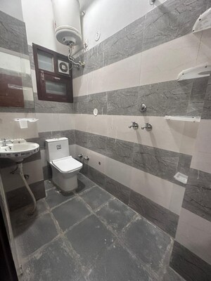 Attached Bathroom in 2 BHK Apartment at Swapnalok Apartments Malad East, Malad East – for Rent