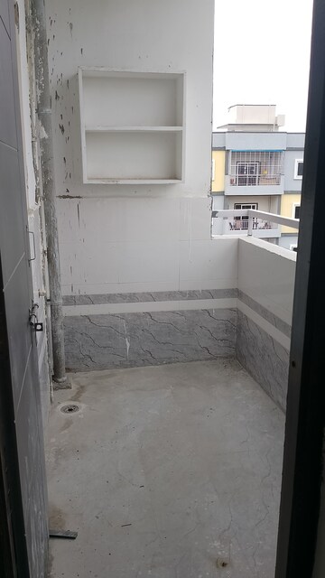 Bathroom in 4 BHK Apartment at SAS Diamond Towers, Financial District – for Sale