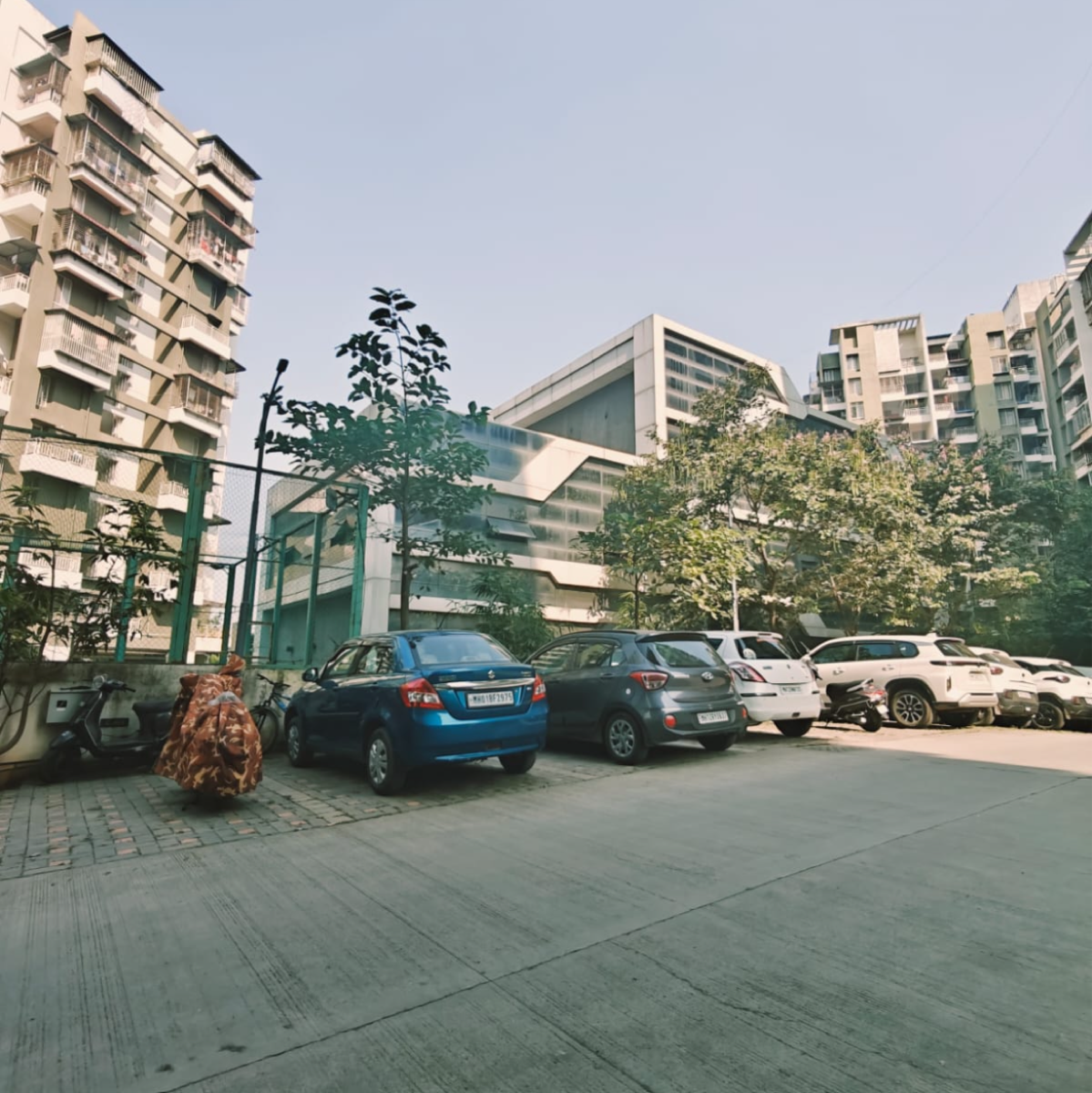 2 BHK + Extra Room Apartment For Sale in Majestique Venice