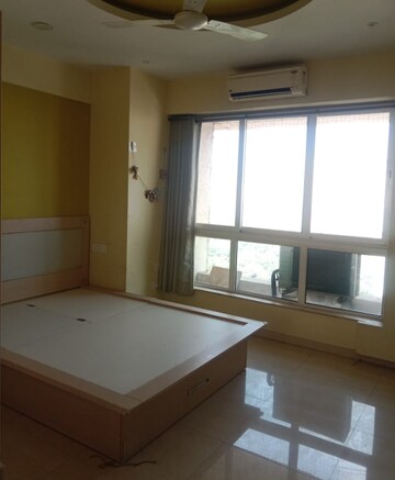 Room in 2.5 BHK Apartment at Hiranandani Meadows, Manpada – for Sale