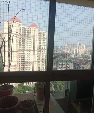 Kitchen in 2.5 BHK Apartment at Hiranandani Meadows, Manpada – for Sale