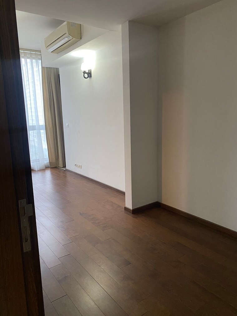 Room, m3m-golf-estate 4 Bedroom 5000 Sq.Ft. Apartment In Sector 65 Gurgaon 9657460