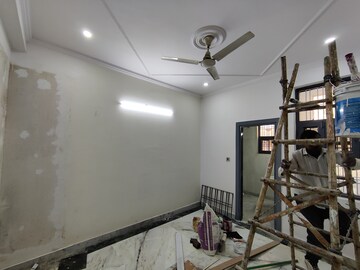 Room in 4 BHK Independent House at Green Fields Colony – for Rent