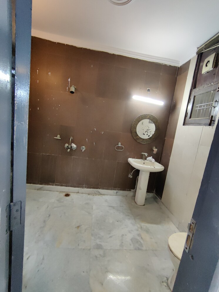 undefined, green fields colony 4 Bedroom 2070 Sq.Ft. Independent House In Green Fields Colony Faridabad 9657609