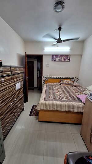 Bedroom in 2 BHK Apartment at Cosmos Heritage, Manpada – for Sale