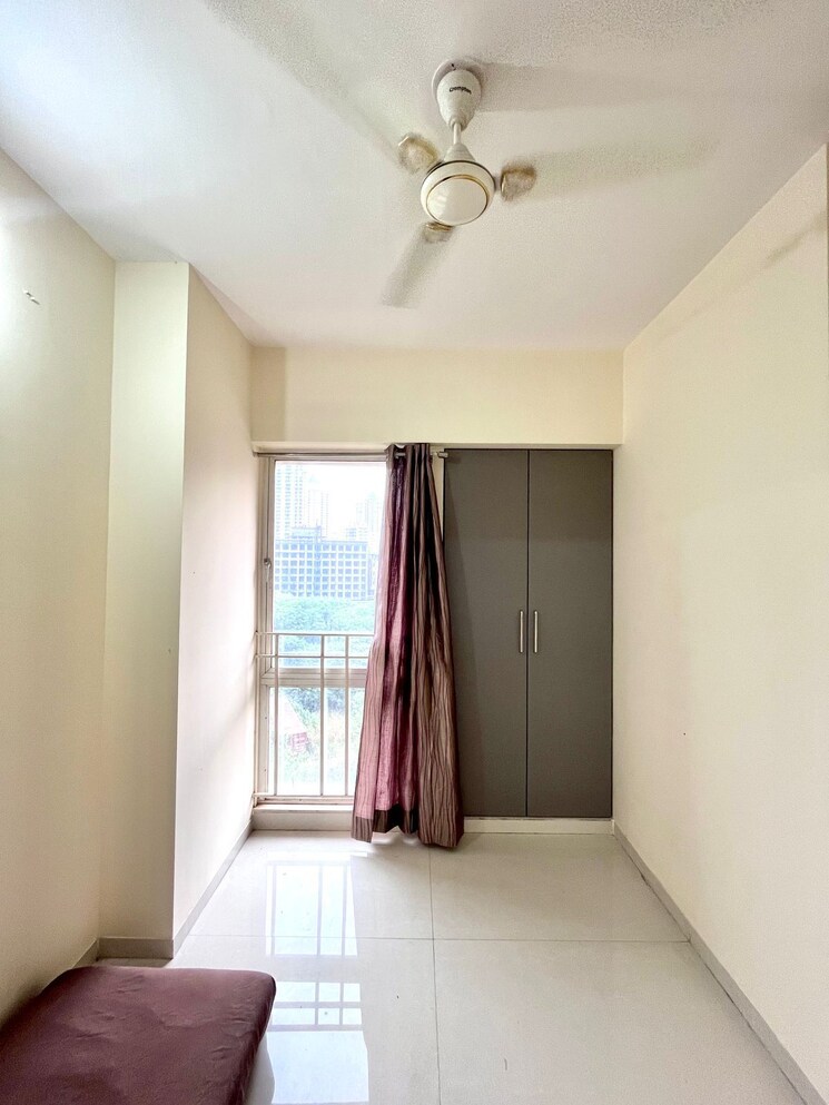 Room, cosmos-classique 1 Bedroom 300 Sq.Ft. Apartment In Ghodbunder Road Thane 9657600