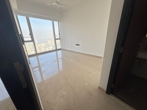 Room in 3 BHK Apartment at Lodha The Park, Worli – for Rent