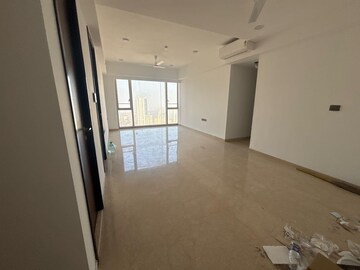 Room in 3 BHK Apartment at Lodha The Park, Worli – for Rent