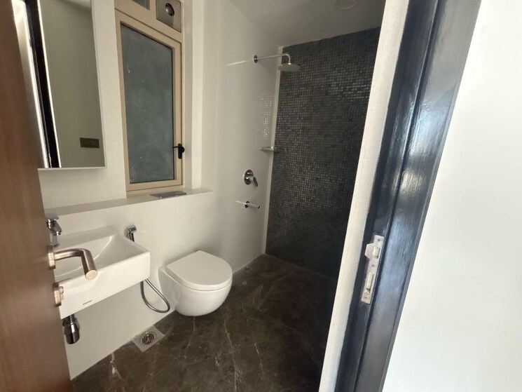 Bathroom, lodha-the-park 3 Bedroom 1790 Sq.Ft. Apartment In Worli Mumbai 9657526