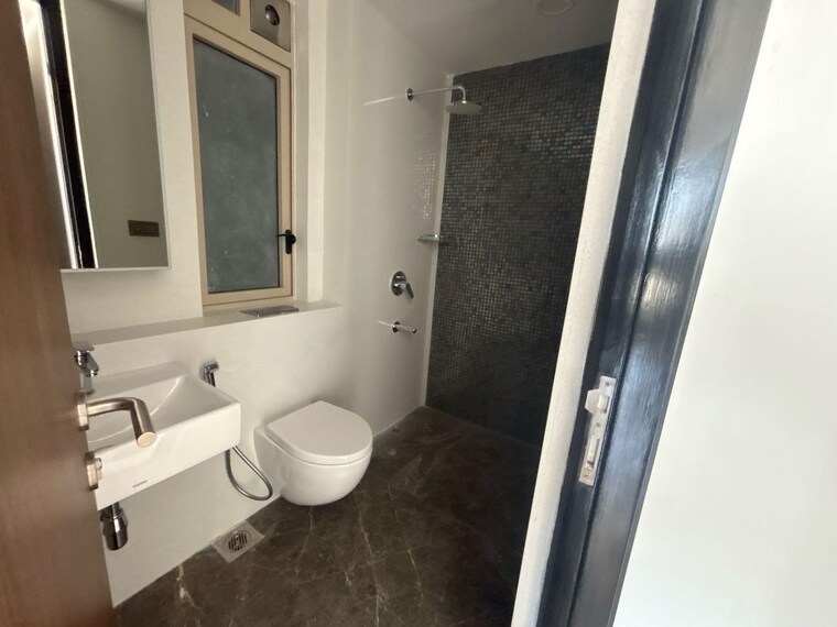 Bathroom, lodha-the-park 3 Bedroom 1790 Sq.Ft. Apartment In Worli Mumbai 9657526