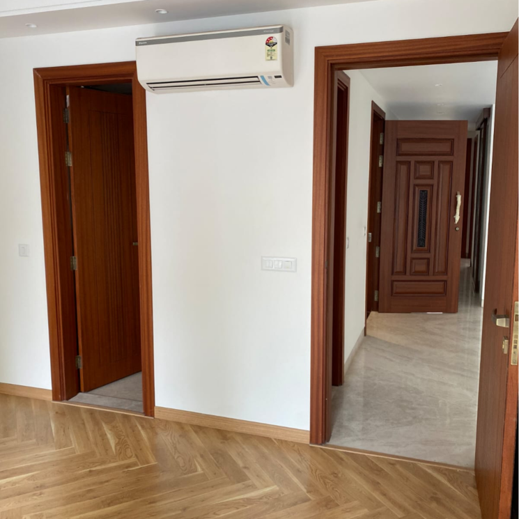 Room, uday park 3 Bedroom 217 Sq.Yd. Builder Floor In Uday Park Delhi 9657633