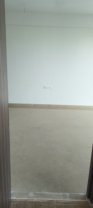 Room in 1 BHK Apartment at Indiabulls One Indiabulls, Pokhran Road No Two – for Rent