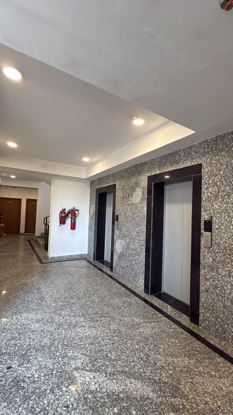 Room, earthcon-casa-grande-ii 2.5 Bedroom 1325 Sq.Ft. Apartment In Chi V Greater Noida Greater Noida 9657652