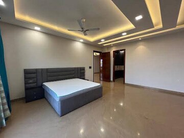 Room in 3 BHK Apartment at Sector 22 – for Rent
