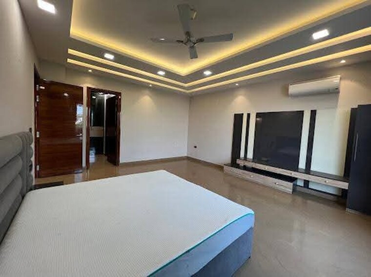 Bedroom, sector 22 3 Bedroom 1856 Sq.Ft. Apartment In Sector 22 Gurgaon 9657643