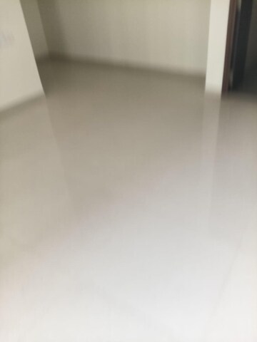 Room in 2 BHK Apartment at Kalpataru Elitus, Mulund West – for Rent