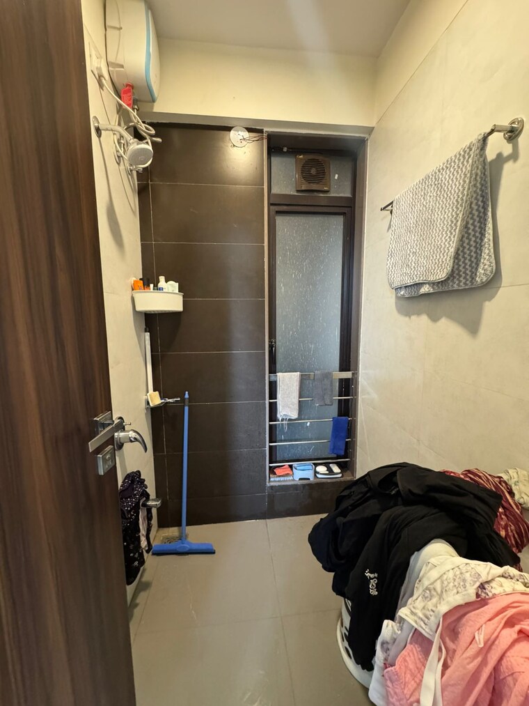 Room, sindhi-society 2 Bedroom 450 Sq.Ft. Apartment In Chembur Mumbai 9657664