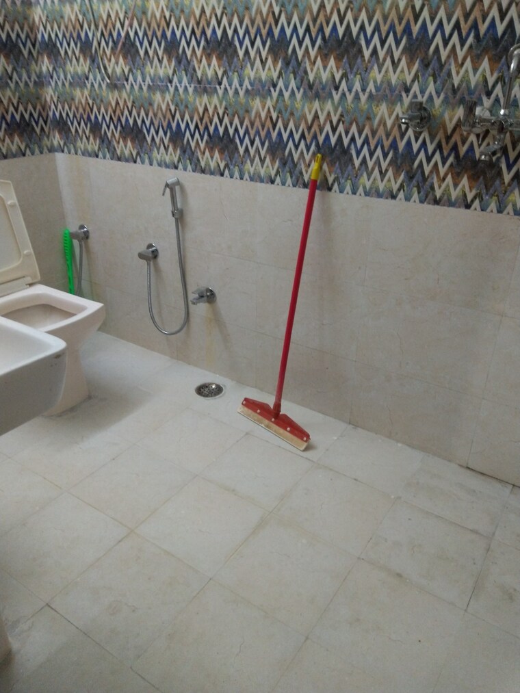 Bathroom, jagatpura 3 Bedroom 1350 Sq.Ft. Builder Floor In Jagatpura Jaipur 9657727