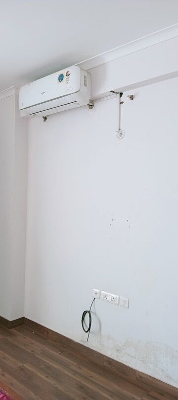 Room in 2 BHK Apartment at Sushant Golf City – for Rent