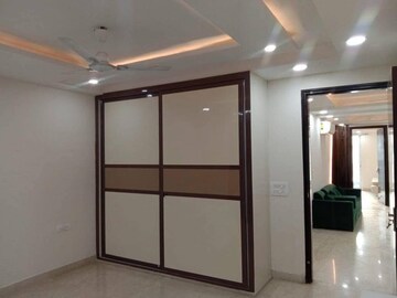 Room in 3.5 BHK Apartment at Sector 22 – for Rent
