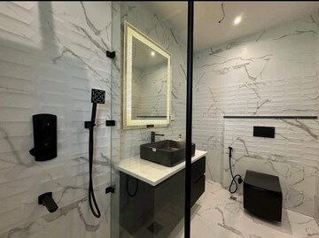 Attached Bathroom in 3.5 BHK Apartment at Sector 22 – for Rent