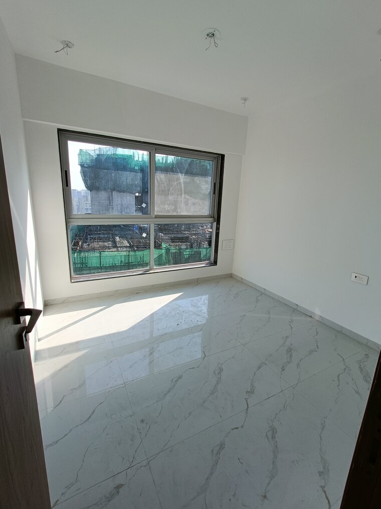 Room, goregaon west 2 Bedroom 650 Sq.Ft. Apartment In Goregaon West Mumbai 9657750
