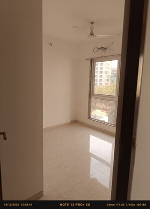Room in 1.5 BHK Apartment at Poddar Spraha Diamond, Chembur – for Rent